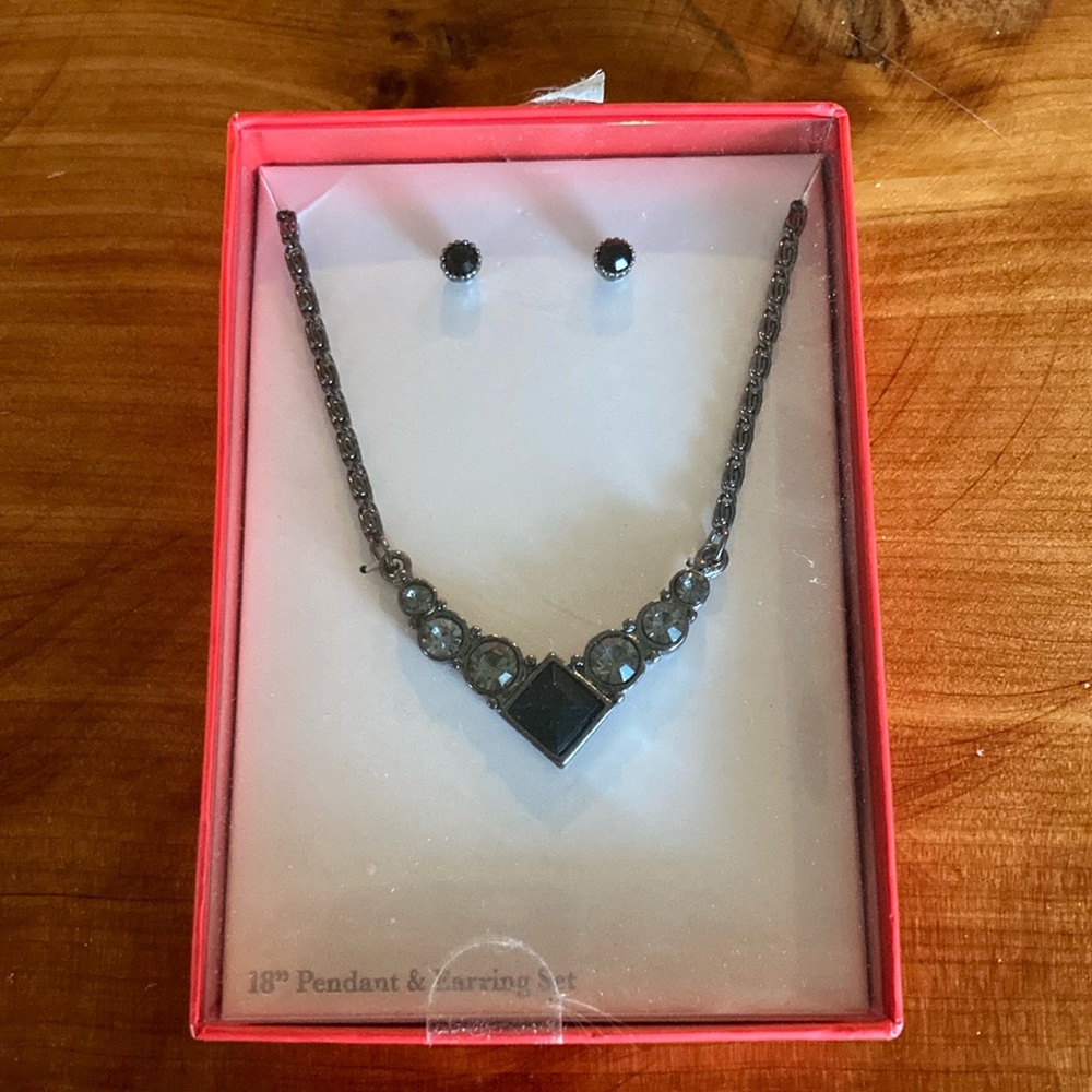 18” Pendant and Earring Set